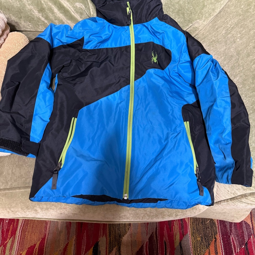 Youth Spyder ski jacket with zip in fleece liner. Wear together or separate.